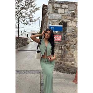 Ensembles de costumes pour femmes Khaki Stellana, élégants et stylés - Product Image 2