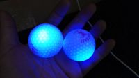 Balles de golf LED lumineuses activées par la lumière nocturne avec matériau Surlyn pour l'éclairage dans l'obscurité