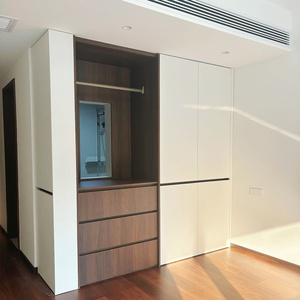 Armoire de Chambre Moderne Sur Mesure, Autoportante, Durable et Écologique avec Coiffeuse Personnalisée pour Familles et Villas - Product Image 5
