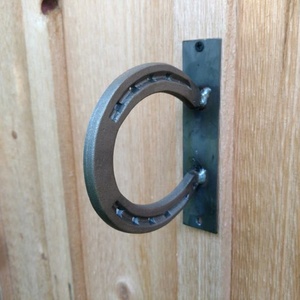 Artisanal Unique Porte En Métal et Poignée de Fenêtre - Product Image 1