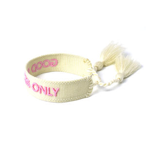 Bracciale Charm Artigianale di Moda in Tessuto Intrecciato <span class=keywords><strong>con</strong></span> Parole Ricamate Design Unico Impreziosito - Product Image 1
