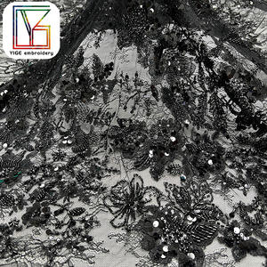 Luxuriöser Französischer Hochzeits-Spitzenstoff mit Schwarzen Pailletten und Perlen, Schwer Bestickter Braut-Tüll für Abendkleider - Product Image 2