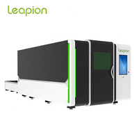 Leapion 3000w LF-3015PE Clos fibre laser machine de découpe pour le fer en acier inoxydable en acier au carbone de coupe de commande numérique par ordinateur
