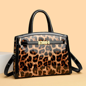 2025 Trendy Crocodile Pattern Women's High-End Platinum Satchel for <strong>Kelly</strong> <strong>Bag</strong> Versatile Crossbody Large <strong>Bag</strong> with Zipper Closure