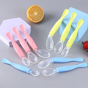Vente en gros de cuillères pour bébés en silicone de qualité alimentaire fabriquées en PP Conception simplifiée à débit variable sans BPA pour les enfants de 1 à 4 ans - Product Image 1