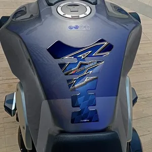 Protection de réservoir de moto universelle 3D pour Aprilia Honda Kawasaki Suzuki Triumph Ducati <span class=keywords><strong>Yamaha</strong></span> - Product Image 3