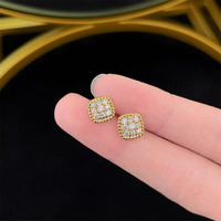 Orecchini a lobo da donna in oro giallo 18K con diamanti coltivati in laboratorio, moissanite e ear cuff