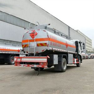 Camion-citerne Dayun 4x2 neuf, capacité 1000 litres, pour le transport d'huile de palme - Product Image 4