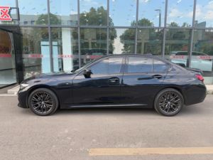 <span class=keywords><strong>BMW</strong></span> 330i <span class=keywords><strong>M</strong></span> Sport Edición <span class=keywords><strong>2022</strong></span>, Paquete Nocturno, Sedán de Lujo y Alto Rendimiento con Estilo Dinámico y Acabados Exteriores Negros - Product Image 3