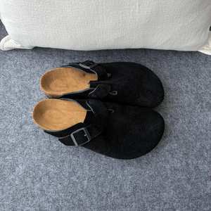 รองเท้าแตะแบบสวม ดีไซน์เนอร์ คุณภาพสูง หนังแท้ สไตล์แฟชั่น สำหรับฤดูร้อน เหมาะสำหรับชายและหญิง ใส่สบาย เหมาะกับชายหาด - Product Image 6