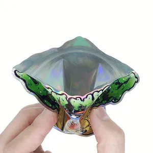 MOQ rendah disesuaikan 3.5g 5g tidak teratur berbentuk Die Cut Flat Gummies tas kemasan Holographic Laser Mylar kemasan Ziplock