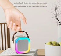 Speaker Mini BT K12 Berkualitas Tinggi Lampu LED Mikrofon Karaoke Mendukung Rekaman Nyanyian Pemutar KTV Portabel untuk Rumah