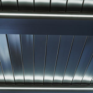 Pergola extérieure de luxe en aluminium avec <span class=keywords><strong>toit</strong></span> à lames orientables automatiques, imperméable et résistant aux UV, éclairage LED pour jardin - Product Image 6