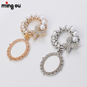 Broche <span class=keywords><strong>de</strong></span> Perlas con Diseño <span class=keywords><strong>de</strong></span> Mariposa para Fotos <span class=keywords><strong>de</strong></span> Boda, Elegante y Llamativo, Recuerdo <span class=keywords><strong>de</strong></span> Boda - Product Image 1