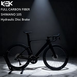 Vélo de course sur route en fibre de carbone KOZO, vente en gros directe d'usine, 700C, freins à disque hydrauliques <span class=keywords><strong>ShiMano</strong></span> <span class=keywords><strong>105</strong></span> 7120-24s, OEM - Product Image 1