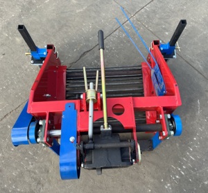 Machine de récolte multifonctionnelle chinoise pour tracteur à conducteur marchant : récolteuse d'arachides, de pommes de terre, d'ail et d'oignons - Product Image 4