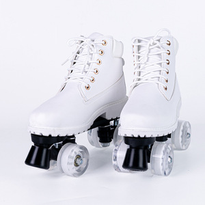 Patins à roulettes sportifs pour garçons Hikeon HKK0110 à quatre roues avec roues en PU/PVC à rebond élevé, roulements ABEC-7 et fonction clignotante - Product Image 4