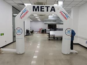 Gapura Masuk Tiup Tersegel 8m yang Dipersonalisasi, Inflatable Iklan PVC yang Diperkuat dengan Panel Logo untuk Lomba Lintasan Rintangan - Product Image 4