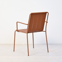 Fauteuil de jardin en PP avec dossier à lattes et accoudoirs en métal pour terrasse et restaurant - Vente en gros directe usine