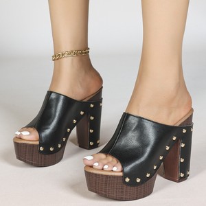 Sandales à talons pour femmes, bout ouvert, talon épais, plateforme, tendance mode, couleur unie avec clous, pour l'extérieur - Product Image 2