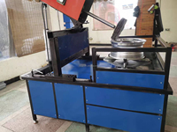 Machine à polir les roues en acier inoxydable portable et personnalisable avec moteur de 5,5 kW, engrenage et roulement pour le meulage de surfaces miroir