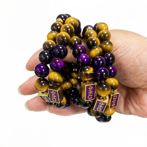 Braccialetto da uomo O Psi Phi con perline, braccialetto elastico con perline in vetro viola e oro, braccialetto con ciondolo. - Product Image 2