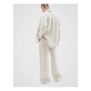Pantalones casuales de silueta relajada para mujer, diseñados para ofrecer comodidad de uso sencillo, tela suave y movimiento flexible para el día a día. - Product Image 2
