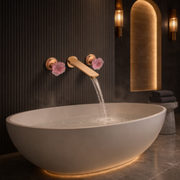 Robinet de lavabo mural moderne de luxe à 3 trous en laiton massif avec cartouche céramique, poignées en cristal rose et finition or rose