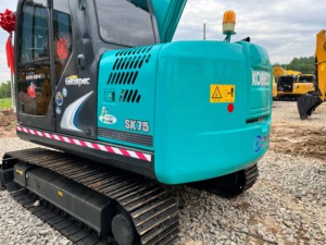 Excavadora Kobelco SK75 7ton usada a la venta Motor Isuzu y caja de cambios Componentes clave Motor Bomba Engranaje incluido - Product Image 5
