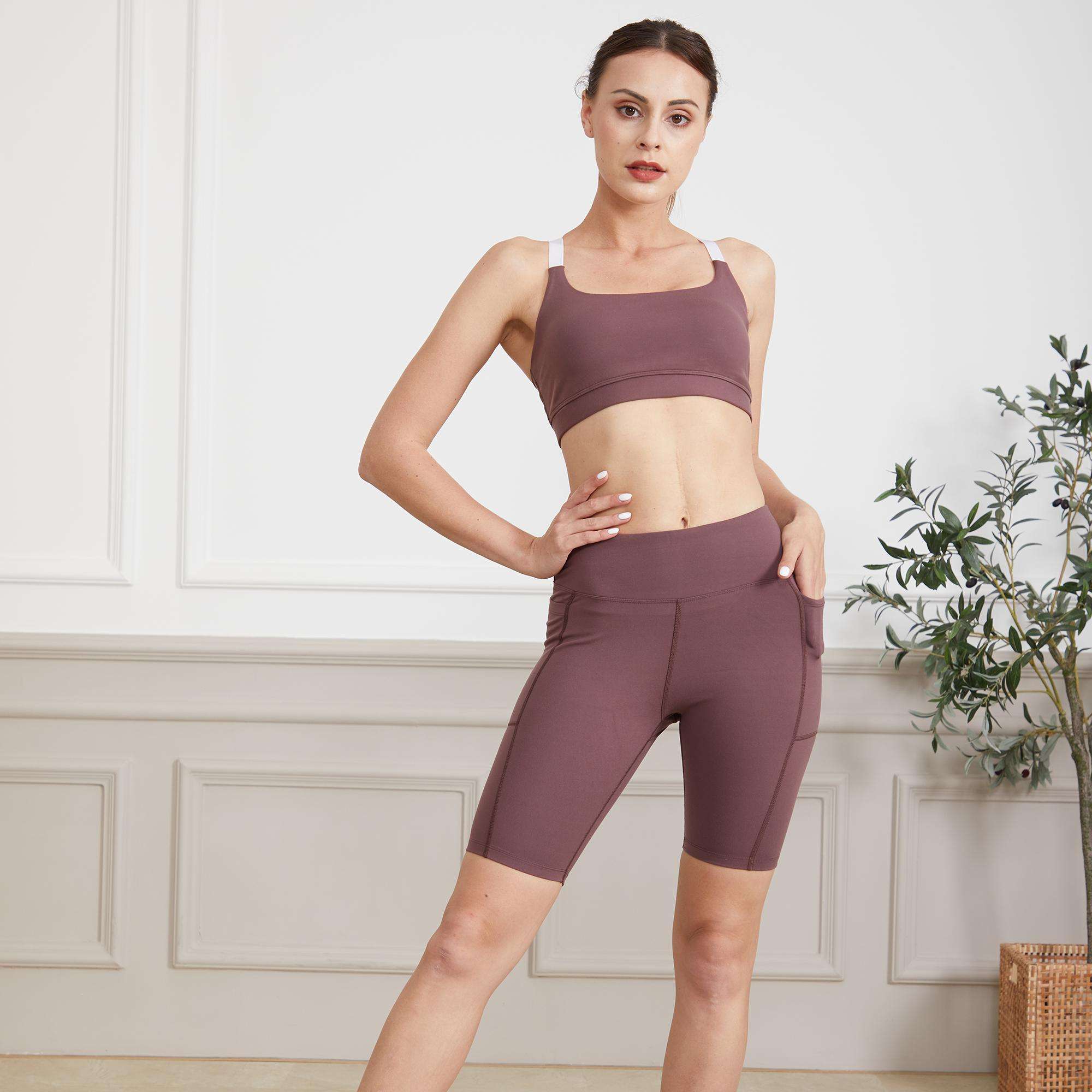 สีน้ำตาล