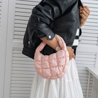 Nouveau sac sous le bras coréen tendance et élégant pour femme, design matelassé à carreaux et effet nuage