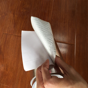 Ruban <span class=keywords><strong>de</strong></span> feuille d'aluminium en tissu <span class=keywords><strong>de</strong></span> fibre <span class=keywords><strong>de</strong></span> <span class=keywords><strong>verre</strong></span> avec caractéristiques <span class=keywords><strong>r</strong></span>ésistantes au feu et à l'eau pour l'isolation des systèmes HVAC - Product Image 4