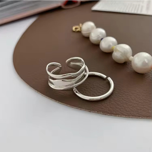 Nouveau Collier Tendance 2025 en Métal Brossé avec Cordon Noir Rétractable et Pendentif Géométrique Irrégulier Exagéré - Product Image 3