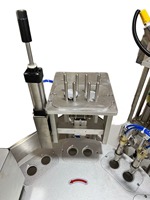 Machine de remplissage et de scellage automatique à disque rotatif pour miel, pâte, eau, avec cuillère et gobelet, haute précision, pneumatique, 200 ml, pour l'emballage de boissons