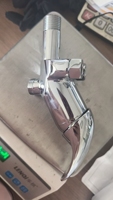 Mitigeur de douche moderne en laiton à poignée unique, finition chromée, avec pommeau de douche pressurisé, pour appartement et hôtel