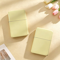 Briquet à kérosène en laiton personnalisé avec logo OEM, dessus plat, coupe-vent, briquet à huile pour cigarettes, couleur Pantone personnalisée, boîte cadeau disponible en stock