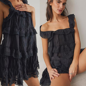 La barboteuse Billowy de mode de dames d'été est décrite dans une fabrication molle de coton avec le style de traction de <span class=keywords><strong>dentelle</strong></span>, <span class=keywords><strong>Shorty</strong></span>-longueur. - Product Image 3