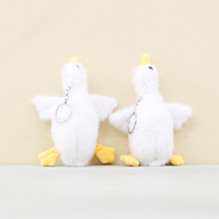 Vente en gros Pendentif en peluche d'oie blanche de dessin animé mignon porte-clés Peluche peluche poupée Animal en peluche personnalisé pour la promotion