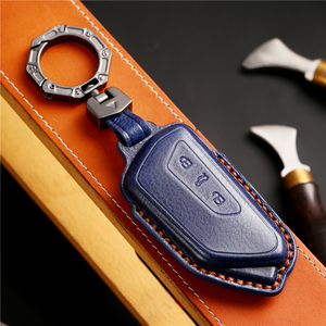 Custodia portachiavi per auto fatta a mano in vera pelle per 2020-2024 VW ID3 ID4 MK8 Golf GTI Skoda Octavia custodia intelligente per chiave - Product Image 1