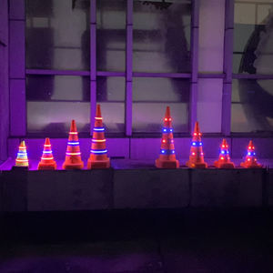 Cône de signalisation LED pliable compact, facile à transporter, 41 cm, outil d'urgence portable pour <span class=keywords><strong>le</strong></span> stationnement des voitures et les secours routiers - Product Image 6