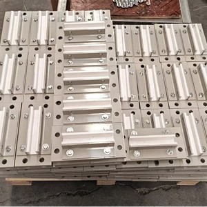 Doublure de patin de guidage d'ascenseur de chantier moderne DX4A, type coulissant à contrepoids, en UHMW-PE et acier, longueur 140*10/16mm - Product Image 6