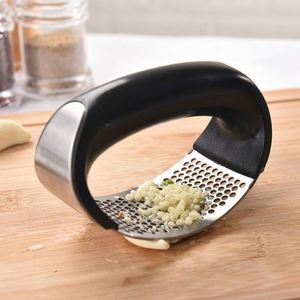 RAYBIN Professional Manual Kitchen Gadgets 2022 Plastic Stainless Steel Rocker Mincer Crusher Garlic Press Chopper <b>Roller</b> - Product Image 2