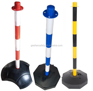 Cono Delimitador de Tráfico Portátil de Plástico con Base Llena de Agua de Cualquier Color, con Cadena de Plástico - Product Image 1