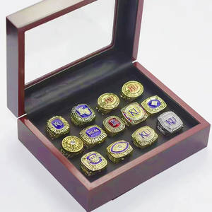 Último Modelo 2026, Anillo de Campeonato de Aleación de los Kansas Jayhawks de la Universidad Estadounidense, Juego de 13 Piezas con Caja de Regalo, Anillo de Campeonato Deportivo de Baloncesto - Product Image 1