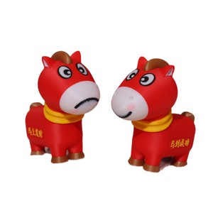 Mascota de Caballo Impresa en 3D Rojo Brillante, Llorando y Riendose, Adorno de Escritorio Intercambiable para Adolescentes - Product Image 5