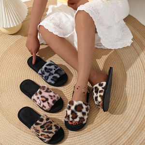 Chanclas con Estampado de Leopardo y Punta Abierta, Forradas con EVA Suave, para Interiores y Exteriores, Pantuflas para Primavera, Otoño e Invierno, Bordadas, Antideslizantes, con Peluche - Product Image 1