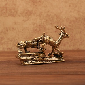 Adorno de Latón con Figura de Tigre y Ciervo, 2 Piezas, Decoración de Mesa, Regalo de Inauguración de Casa - Product Image 3