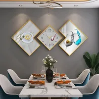 Horloge murale silencieuse à cadre en aluminium, art mural décoratif pour salon, en porcelaine, cristal et diamant créatif, style toile tendance