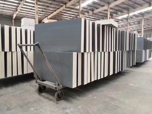 Les fabricants produisent des panneaux isolants industriels en <span class=keywords><strong>polyuréthane</strong></span> de maintien à froid pour l'<span class=keywords><strong>isolation</strong></span> externe des pipelines de murs. - Product Image 5