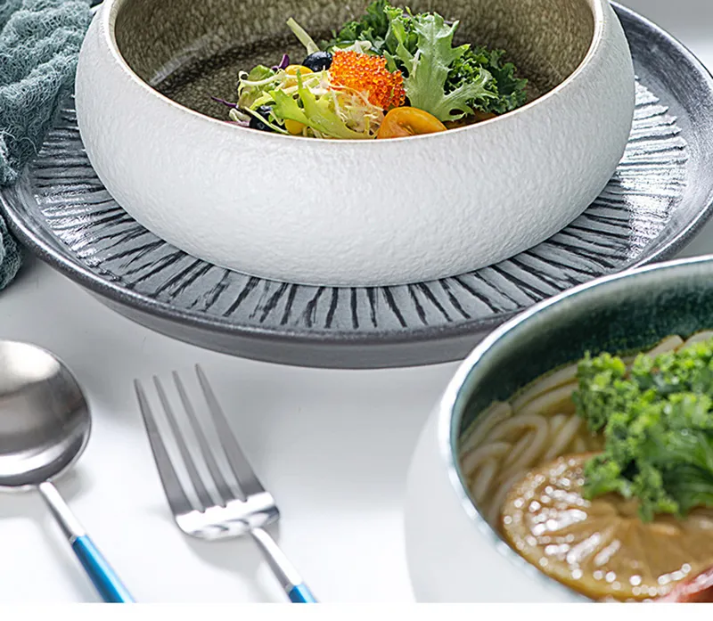 कस्टम मुद्रित सिरेमिक डिनर प्लेट्स आधुनिक नॉर्डिक व्यंजन स्टेक रेस्तरां चीनी मिट्टी के बरतन होम सर्विंग सेवा